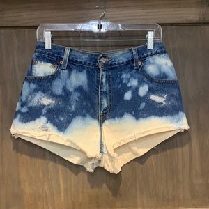 Levi’s cut off jean shorts.